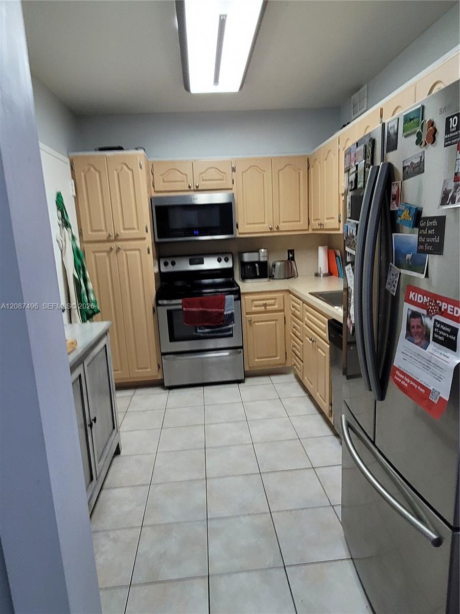 15M 1 / 2 870 sq. ft. $ 2026-09-11 0 foto