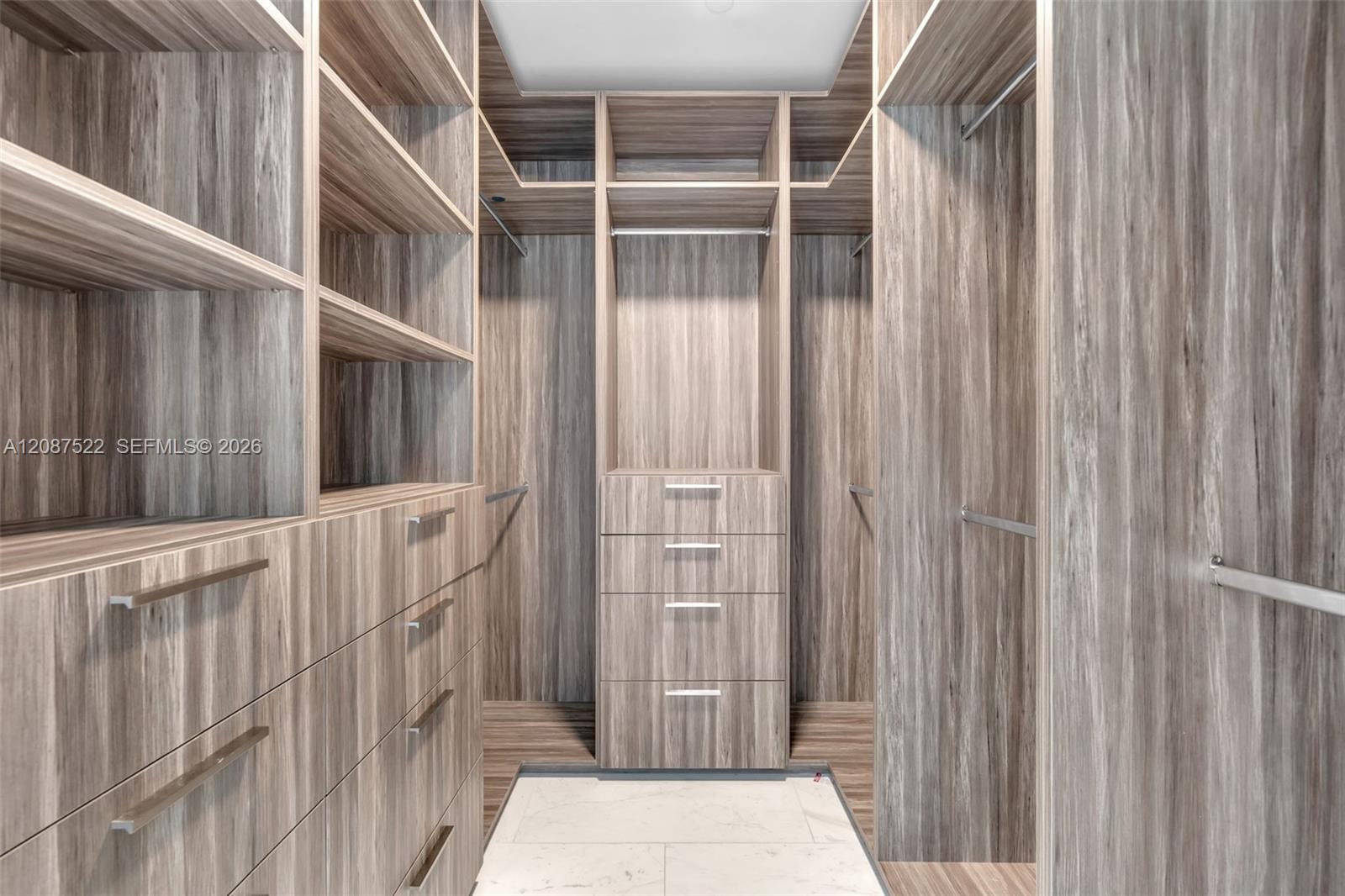 1703 2 / 3 1447 sq. ft. $ 2026-09-11 0 Photo