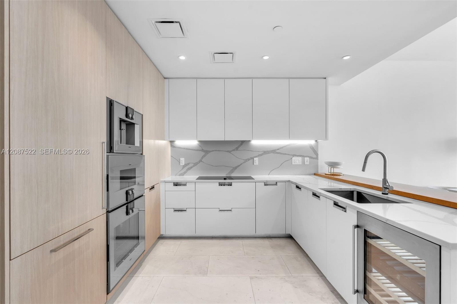 1703 2 / 3 1447 sq. ft. $ 2026-09-11 0 Photo