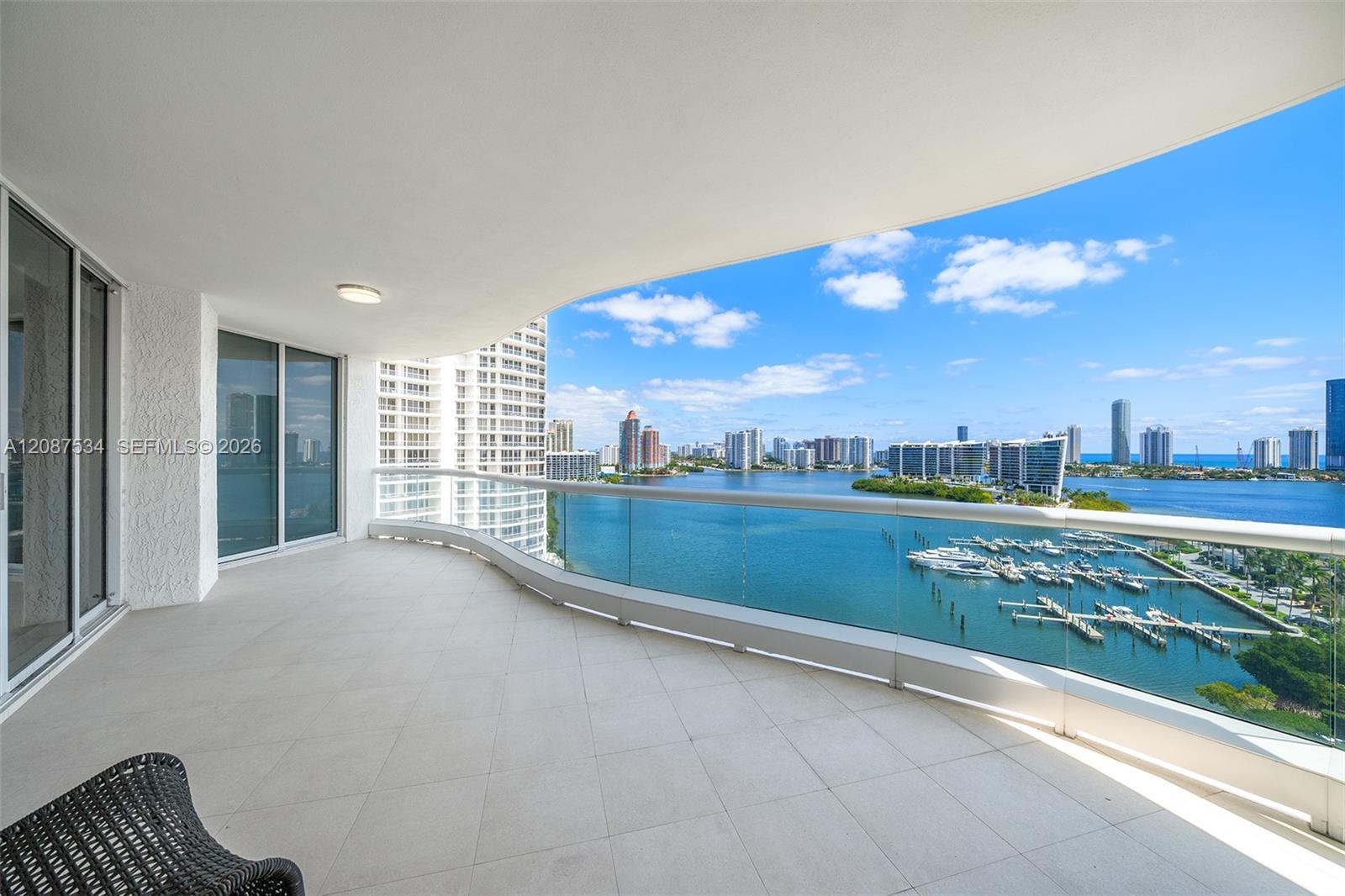 Ver detalles 1703 4 / 4 3224 sq. ft. $ 2026-09-11 0 foto