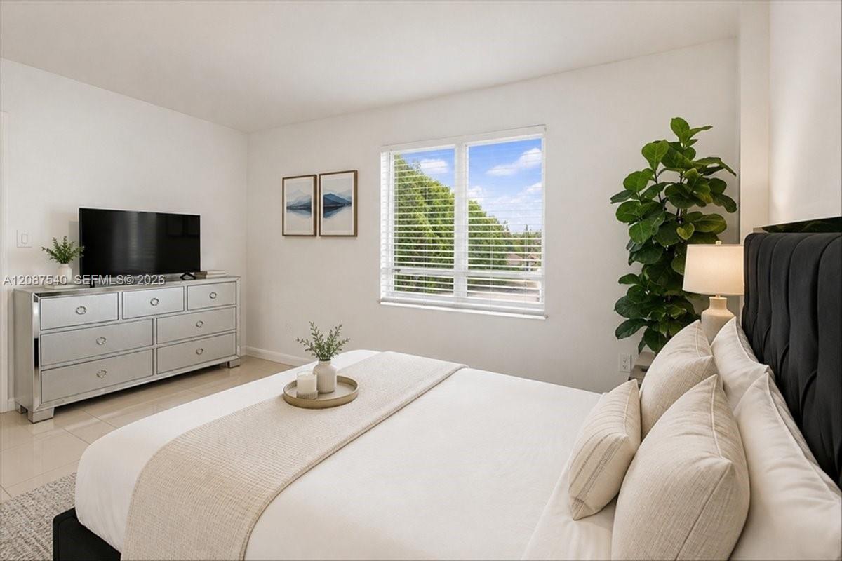   /  5574 sq. ft. $ 2026-09-11 0 foto
