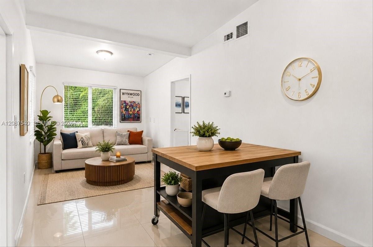   /  5574 sq. ft. $ 2026-09-11 0 foto