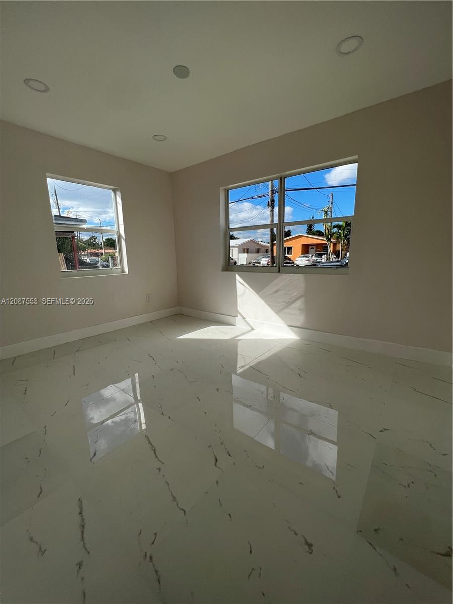   /  2018 sq. ft. $ 2026-09-11 0 foto