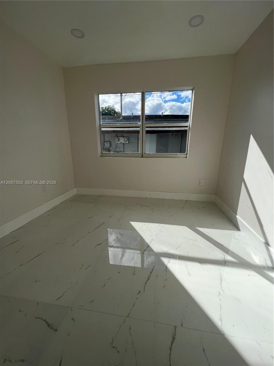   /  2018 sq. ft. $ 2026-09-11 0 foto