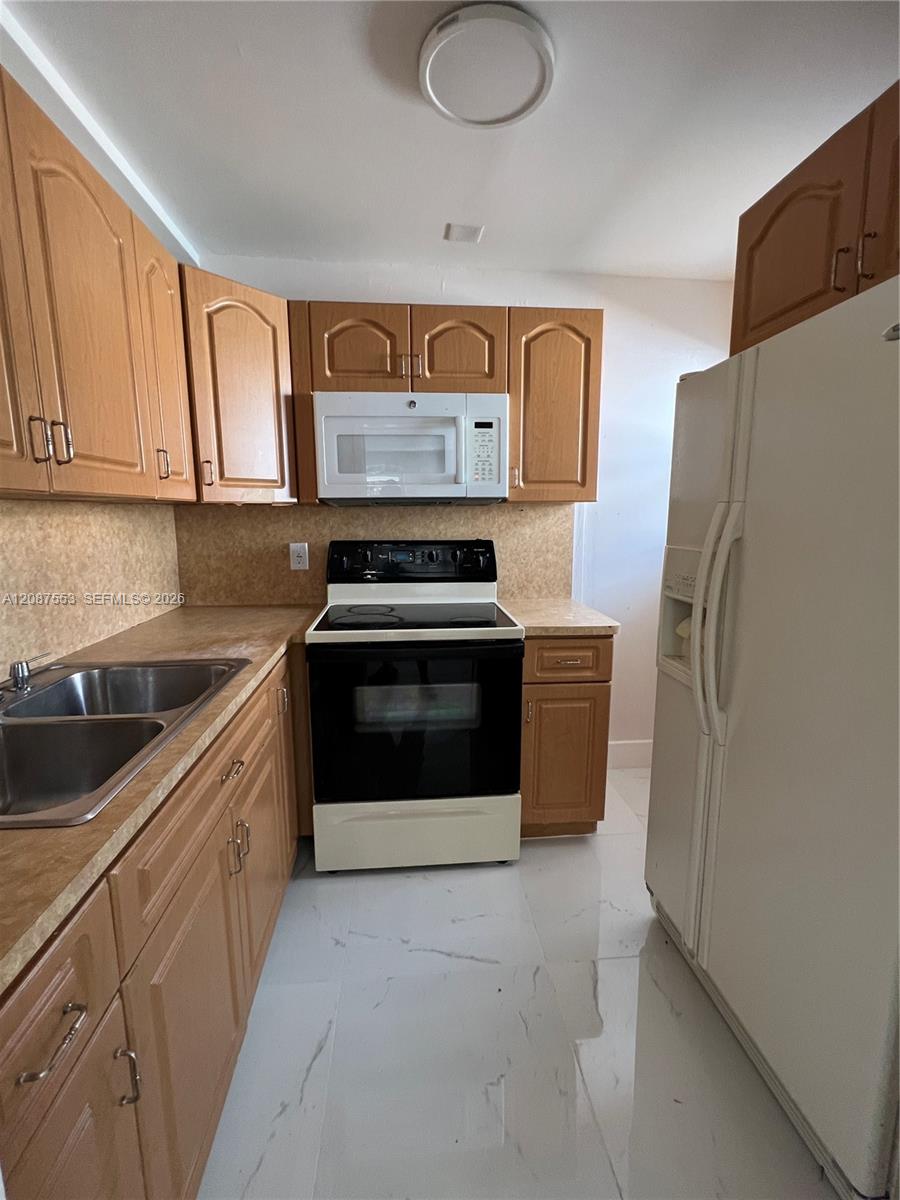   /  2018 sq. ft. $ 2026-09-11 0 foto