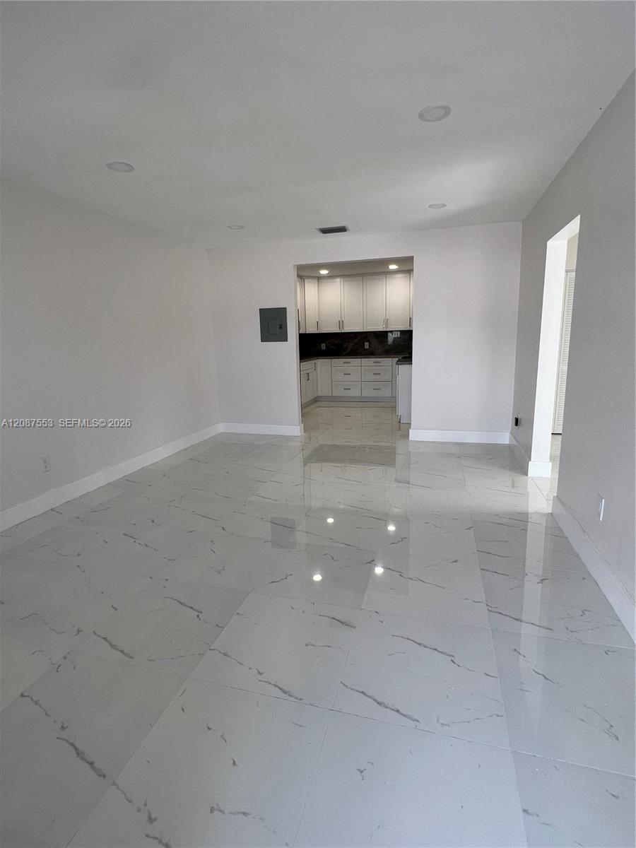   /  2018 sq. ft. $ 2026-09-11 0 foto