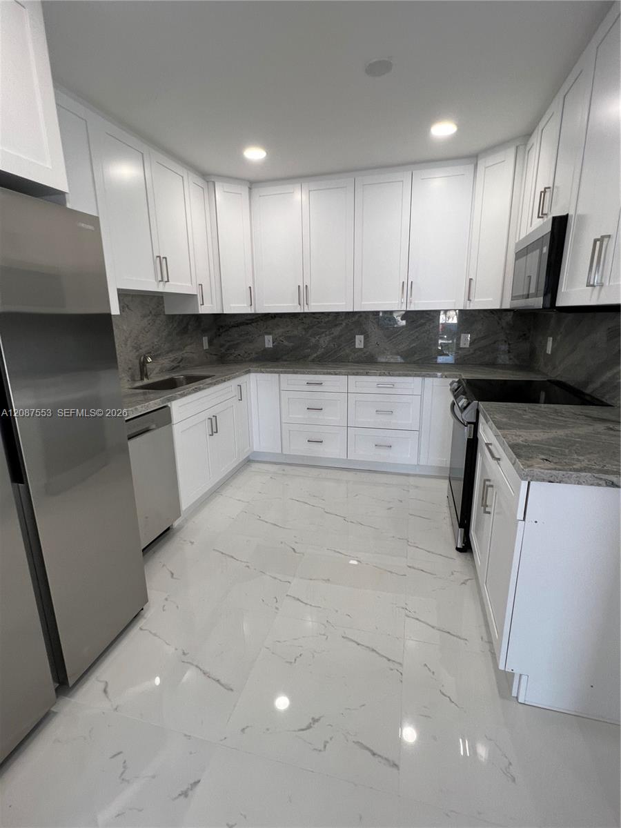   /  2018 sq. ft. $ 2026-09-11 0 foto