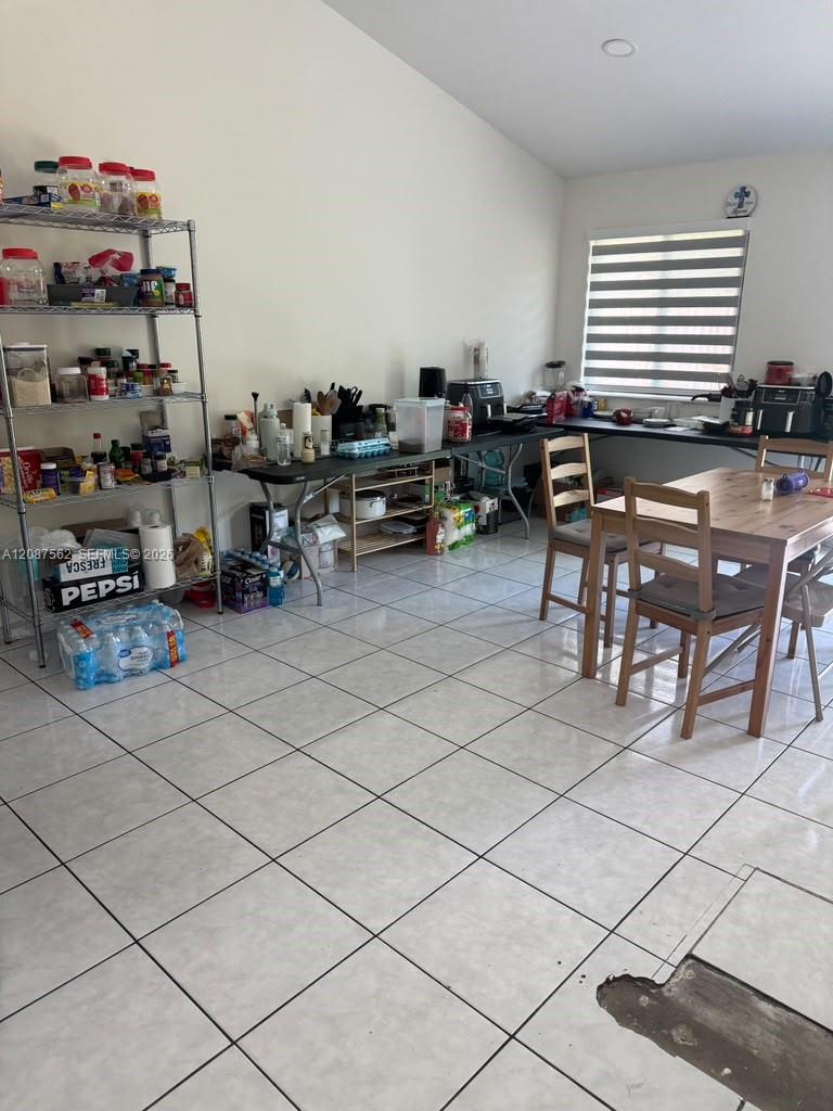 1271 3 / 2 1347 sq. ft. $ 2026-09-11 0 Photo