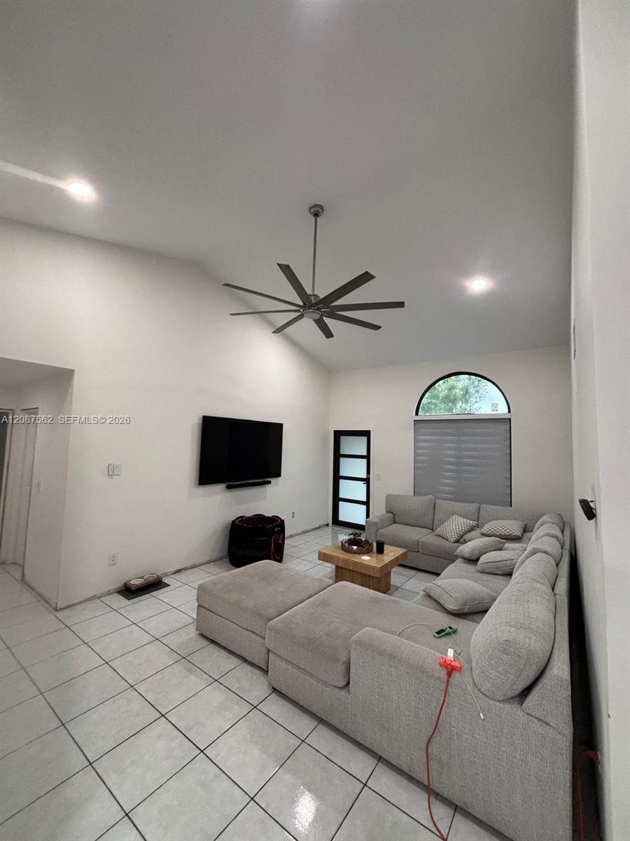 1271 3 / 2 1347 sq. ft. $ 2026-09-11 0 Photo