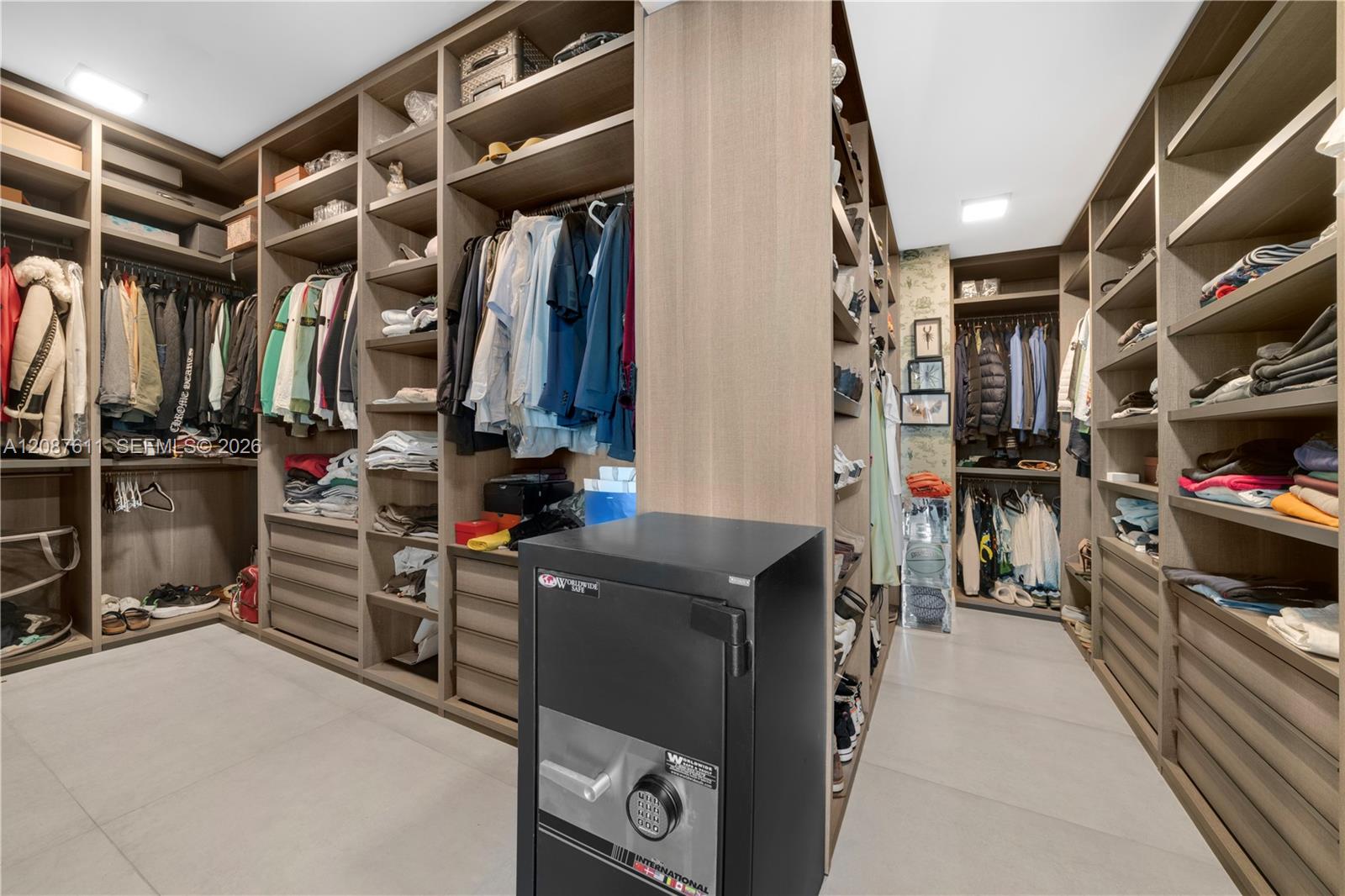 See details 5-TS01 5 / 6 5127 sq. ft. $ 2026-09-11 0 Photo