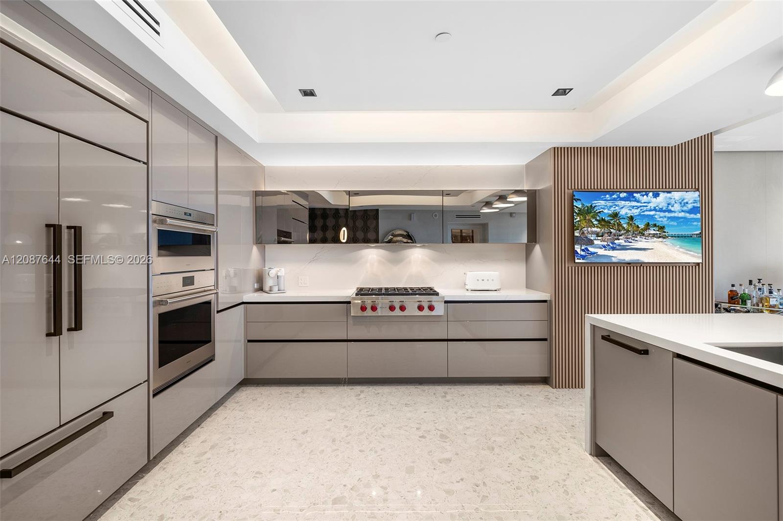 Ver detalles 707 3 / 4 2840 sq. ft. $ 2026-09-11 0 foto