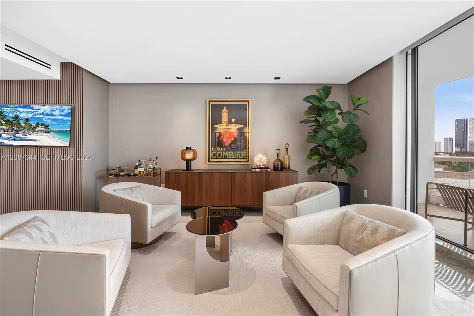 Ver detalles 707 3 / 4 2840 sq. ft. $ 2026-09-11 0 foto