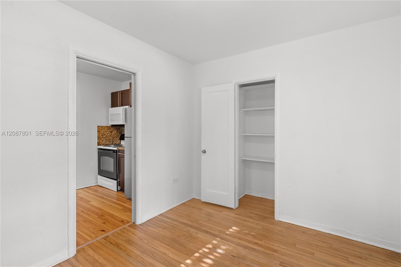   /   sq. ft. $ 2026-09-11 0 foto