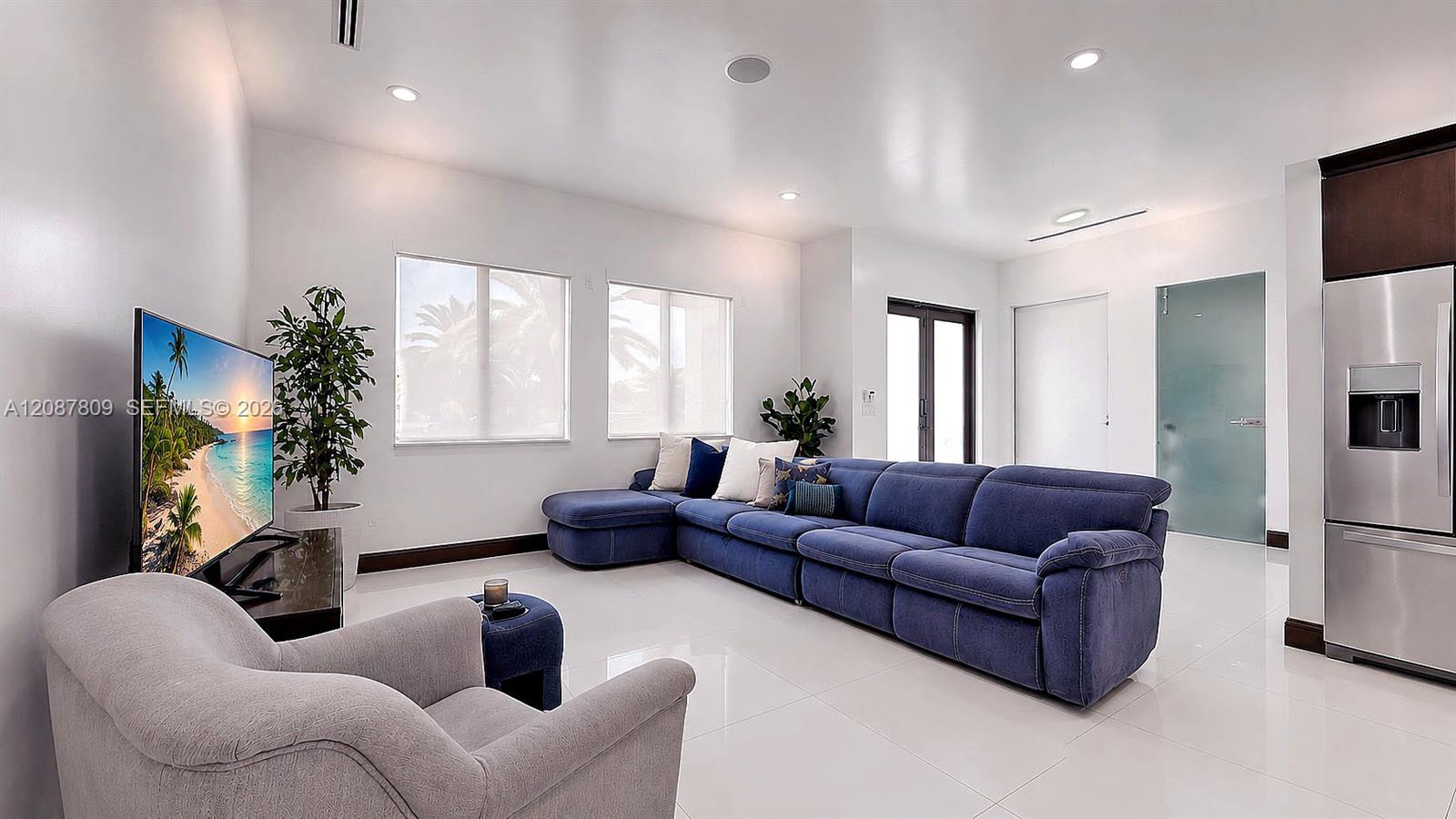 See details 19260 4 / 3 sq. ft. $ 2026-09-17 0 Photo
