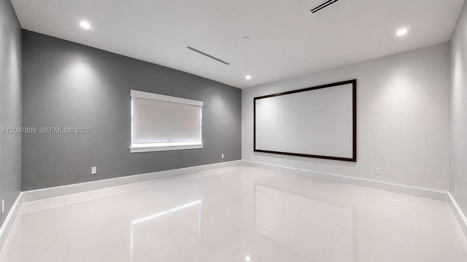 See details 19260 4 / 3 sq. ft. $ 2026-09-17 0 Photo