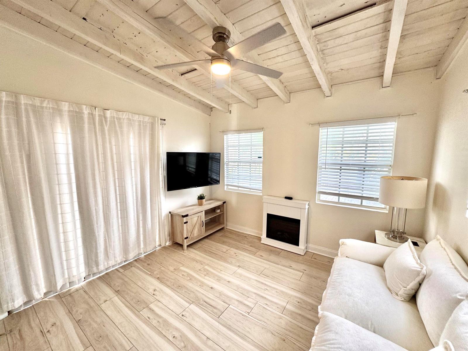 Ver detalles / 0 1137 sq. ft. $ 2026-09-13 0 foto