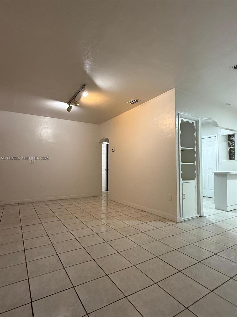  /  2980 sq. ft. $ 2026-09-12 0 foto