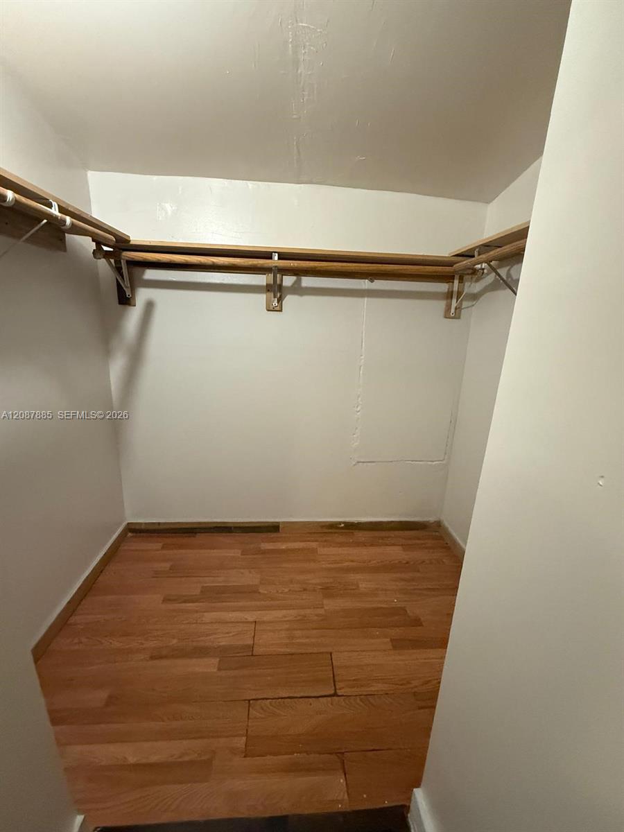   /  2980 sq. ft. $ 2026-09-12 0 foto