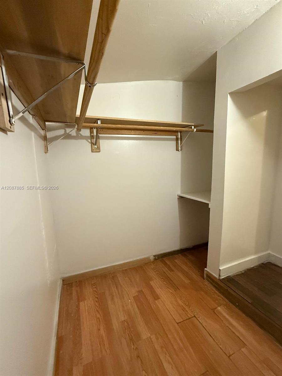   /  2980 sq. ft. $ 2026-09-12 0 foto