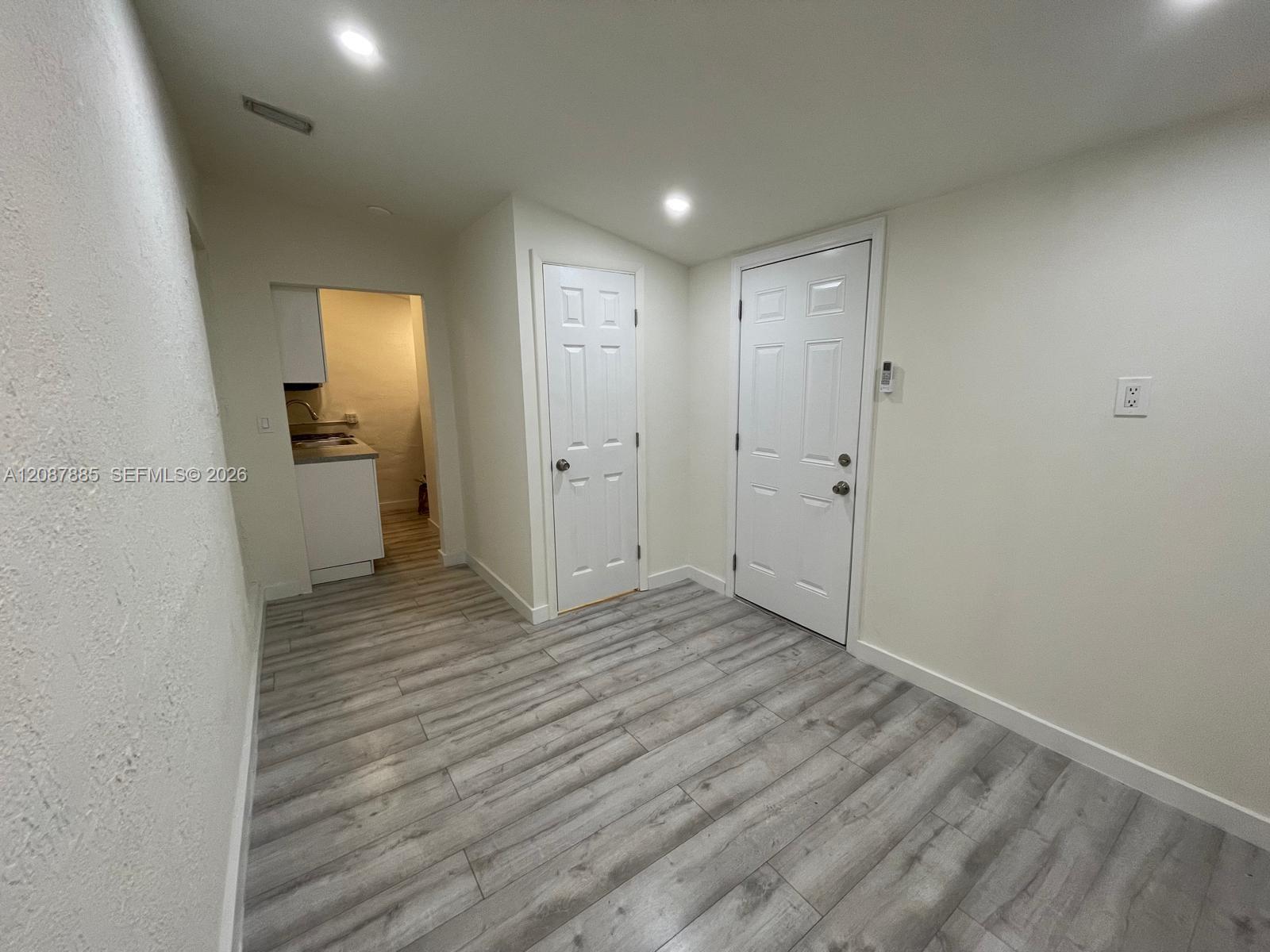   /  2980 sq. ft. $ 2026-09-12 0 foto