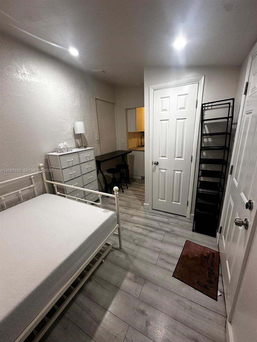   /  2980 sq. ft. $ 2026-09-12 0 foto