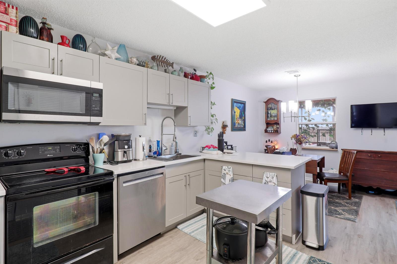   / 0 2204 sq. ft. $ 2026-09-13 0 foto