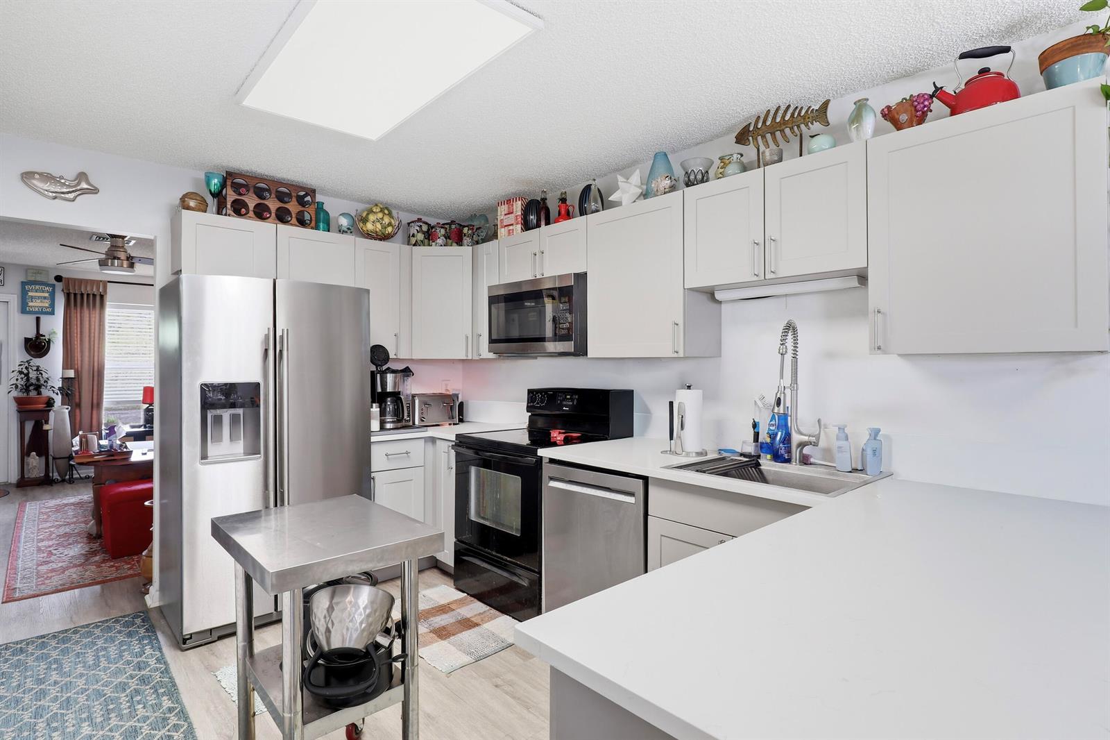   / 0 2204 sq. ft. $ 2026-09-13 0 foto