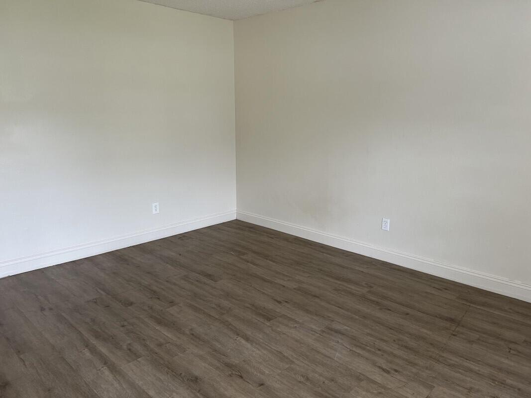 Ver detalles A & B / 0 1620 sq. ft. $ 2026-09-13 0 foto