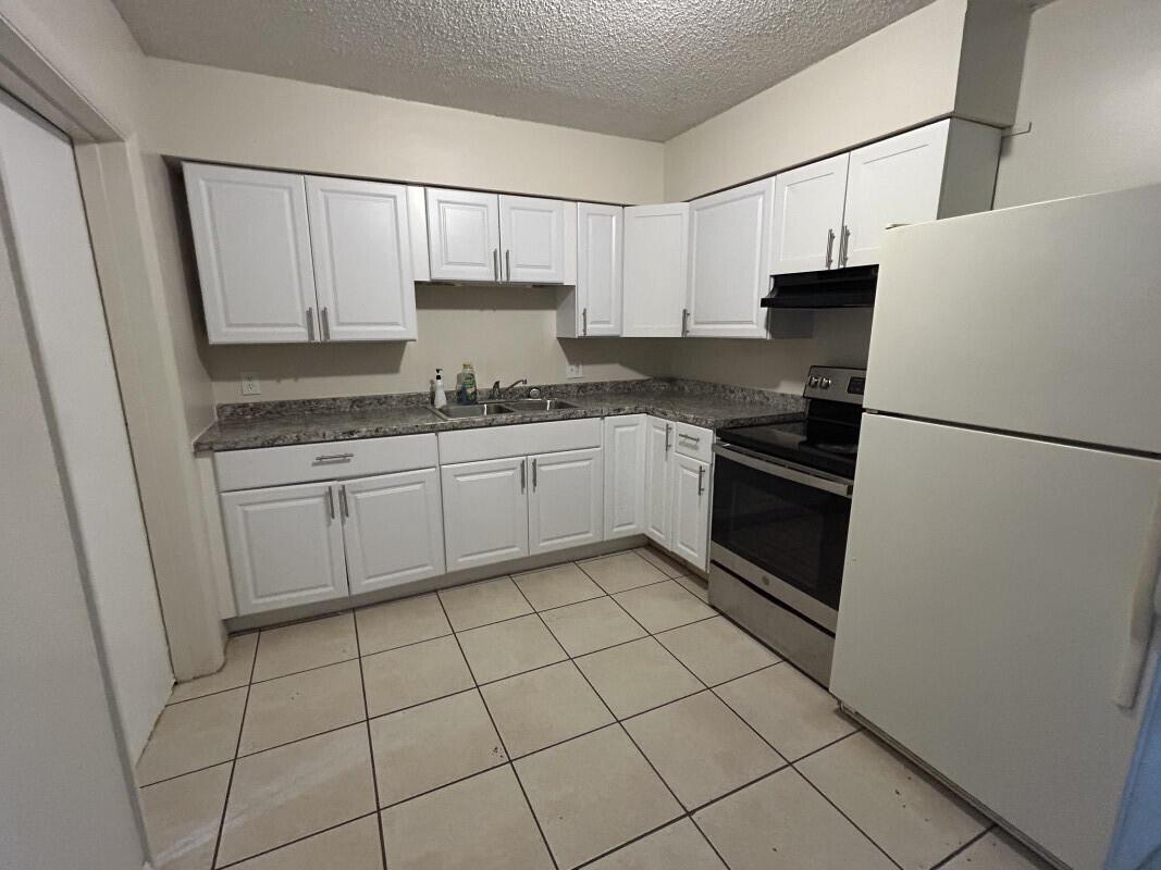 Ver detalles A & B / 0 1620 sq. ft. $ 2026-09-13 0 foto