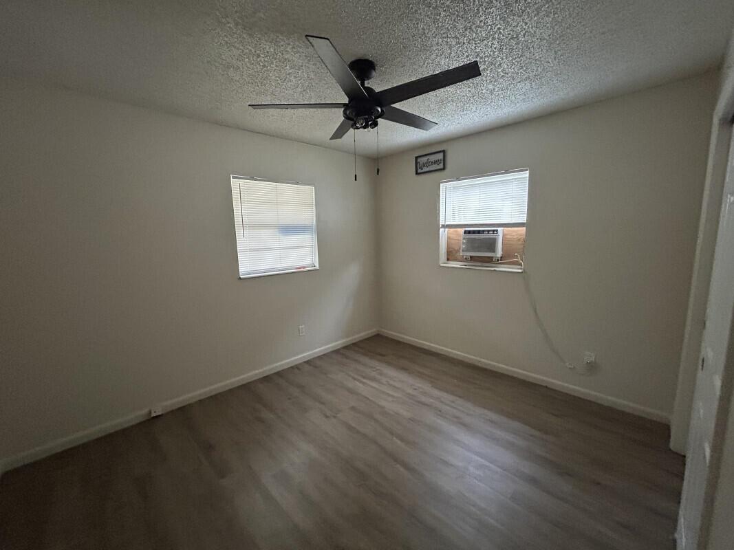 Ver detalles A & B / 0 1620 sq. ft. $ 2026-09-13 0 foto