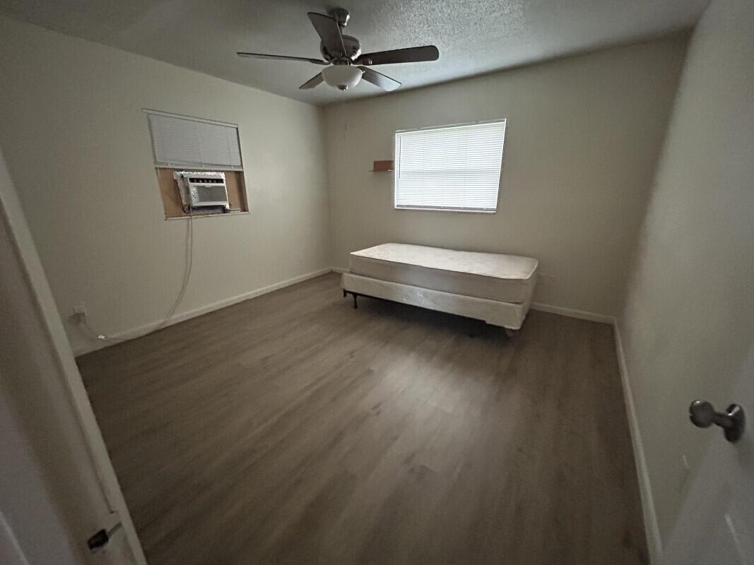 Ver detalles A & B / 0 1620 sq. ft. $ 2026-09-13 0 foto