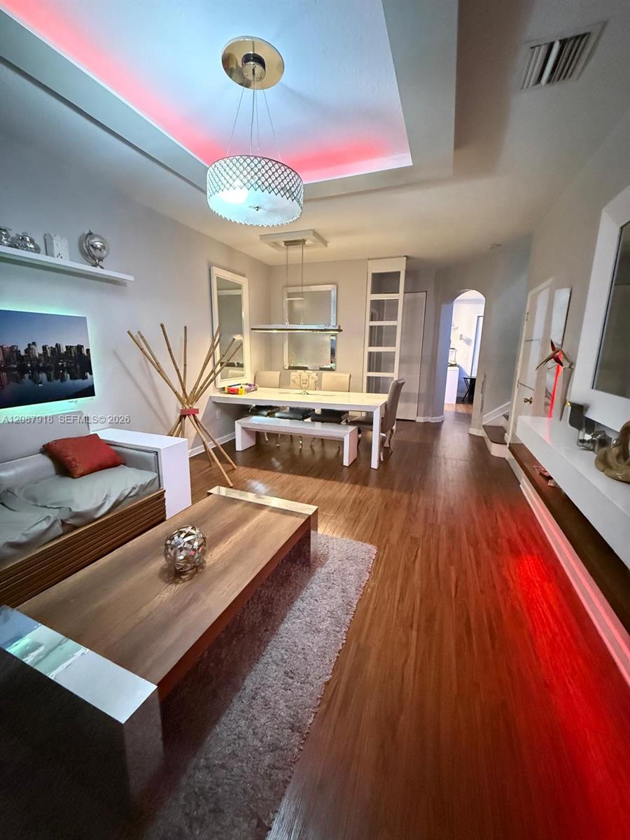 See details 13226 3 / 3 1670 sq. ft. $ 2026-09-14 0 Photo
