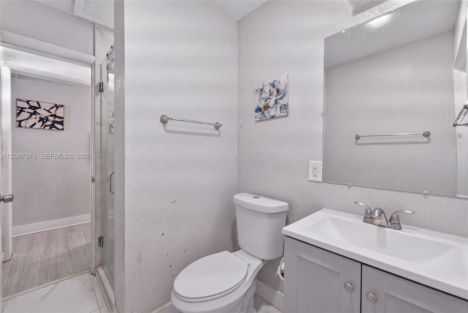 Ver detalles 730 4 / 2 1125 sq. ft. $ 2026-10-26 0 foto