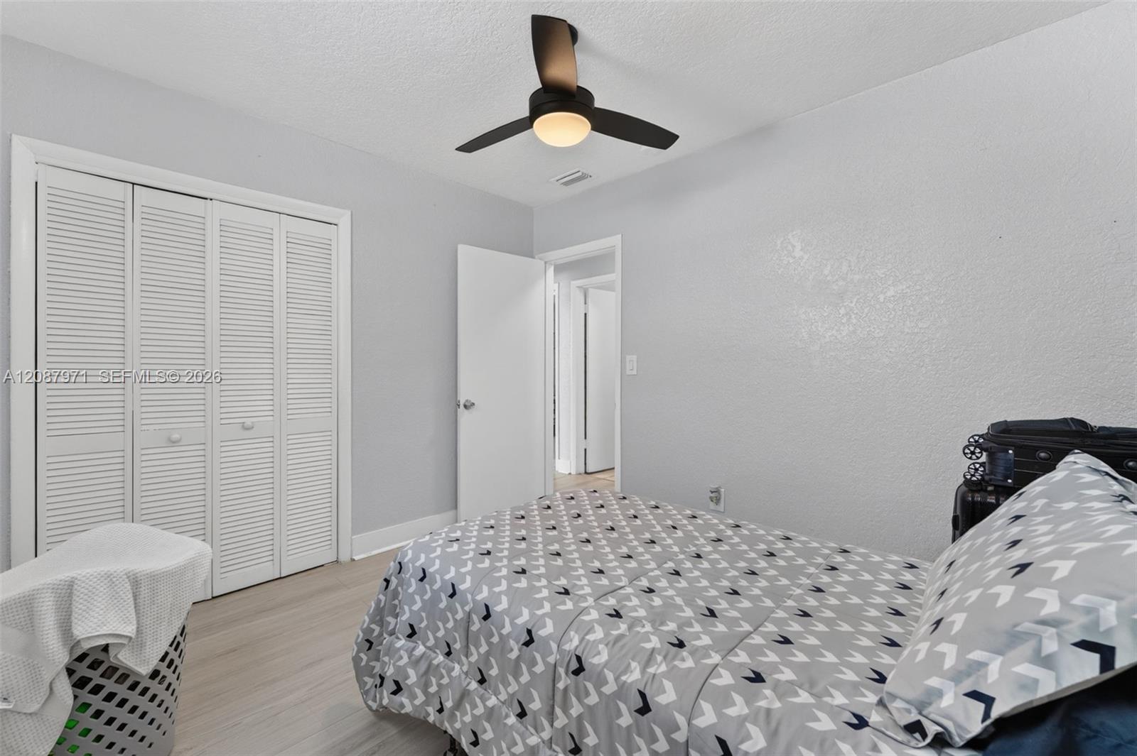 Ver detalles 730 4 / 2 1125 sq. ft. $ 2026-10-26 0 foto