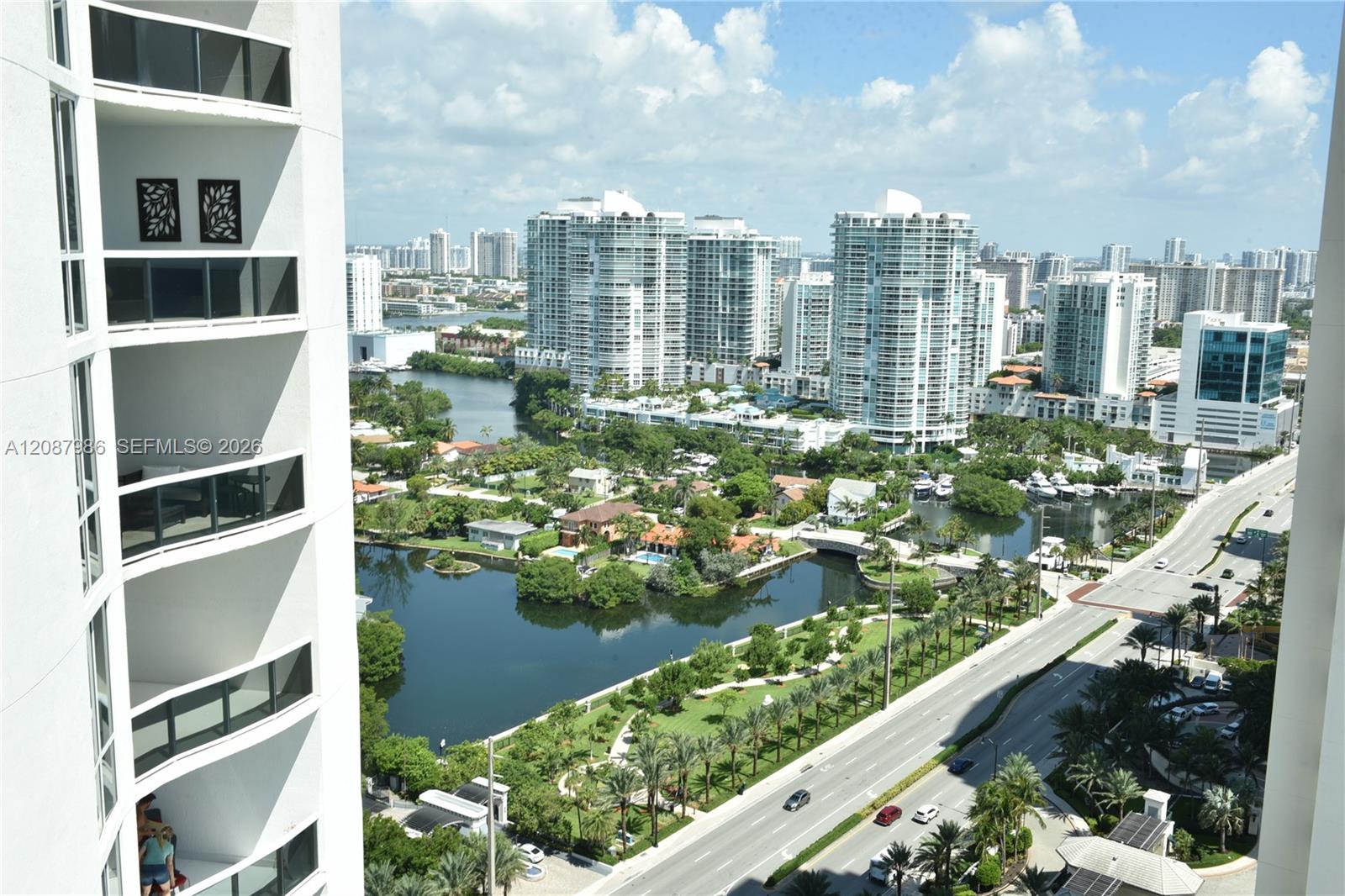 Ver detalles 2302 3 / 4 1979 sq. ft. $ 2026-09-12 0 foto