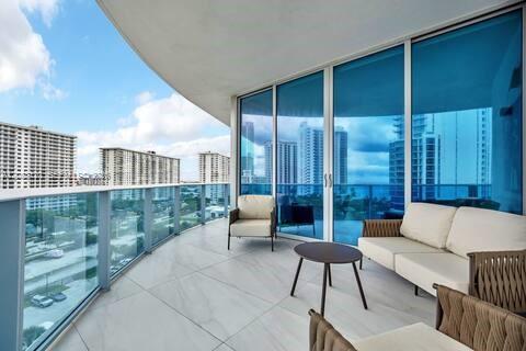 801 3 / 4 2100 sq. ft. $ 2026-09-12 0 foto