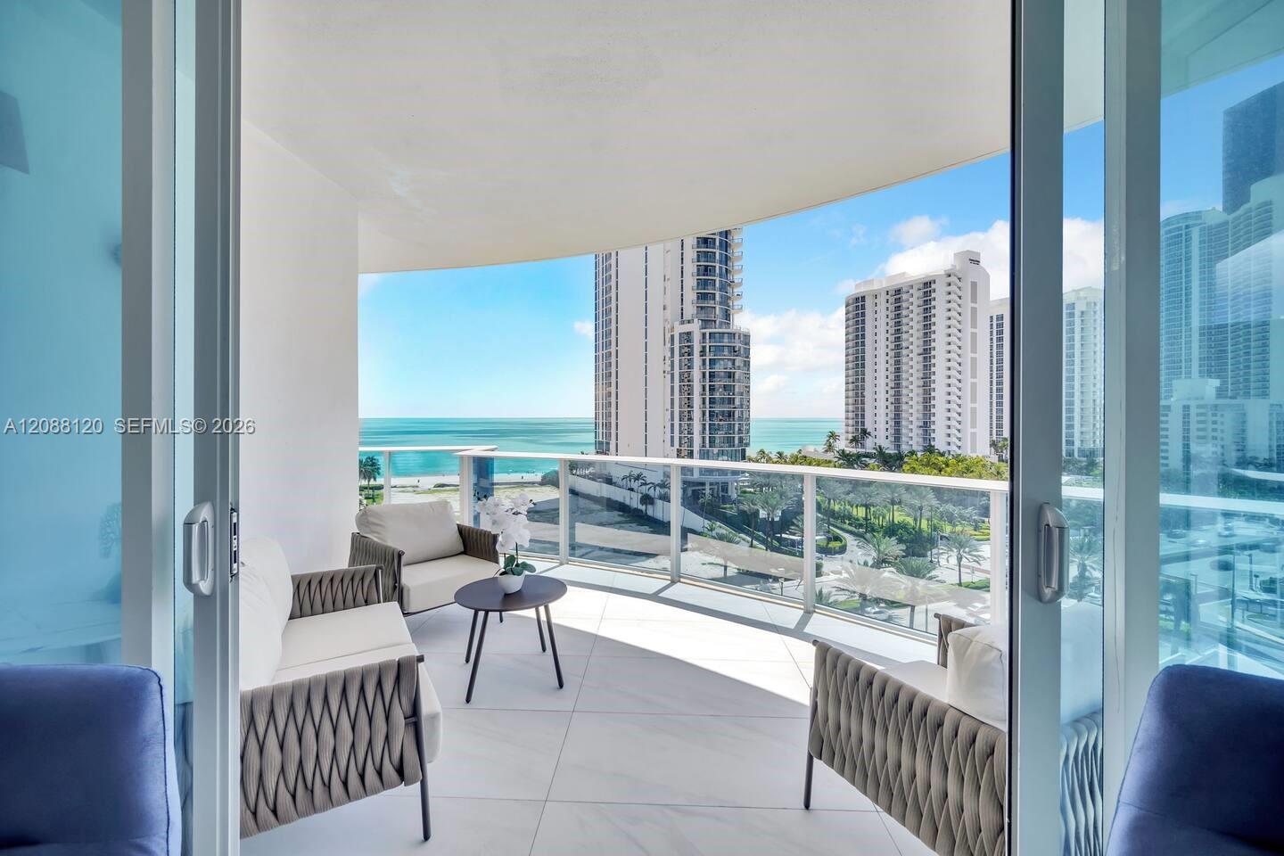 801 3 / 4 2100 sq. ft. $ 2026-09-12 0 foto