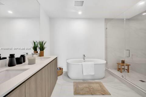 801 3 / 4 2100 sq. ft. $ 2026-09-12 0 foto