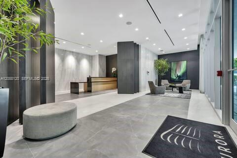 801 3 / 4 2100 sq. ft. $ 2026-09-12 0 foto