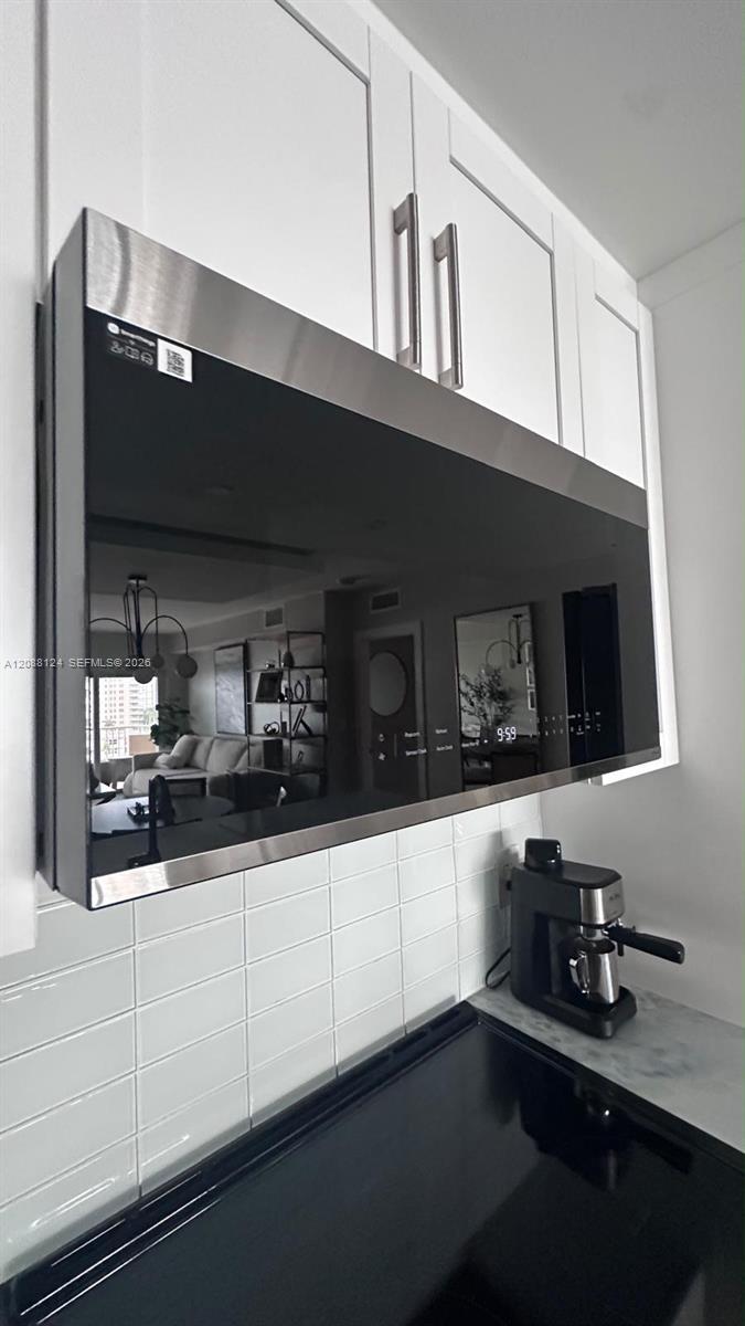 See details 8D 1 / 2 870 sq. ft. $ 2026-09-22 0 Photo