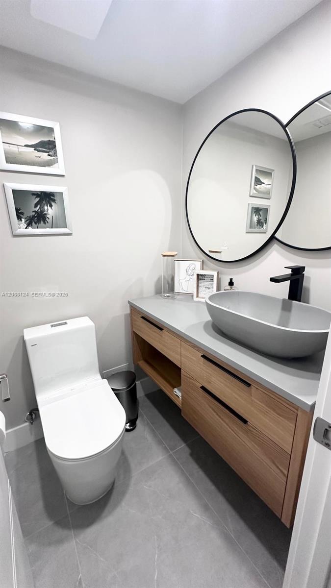 See details 8D 1 / 2 870 sq. ft. $ 2026-09-22 0 Photo