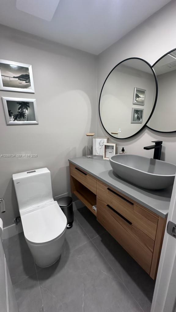 See details 8D 1 / 2 870 sq. ft. $ 2026-09-22 0 Photo