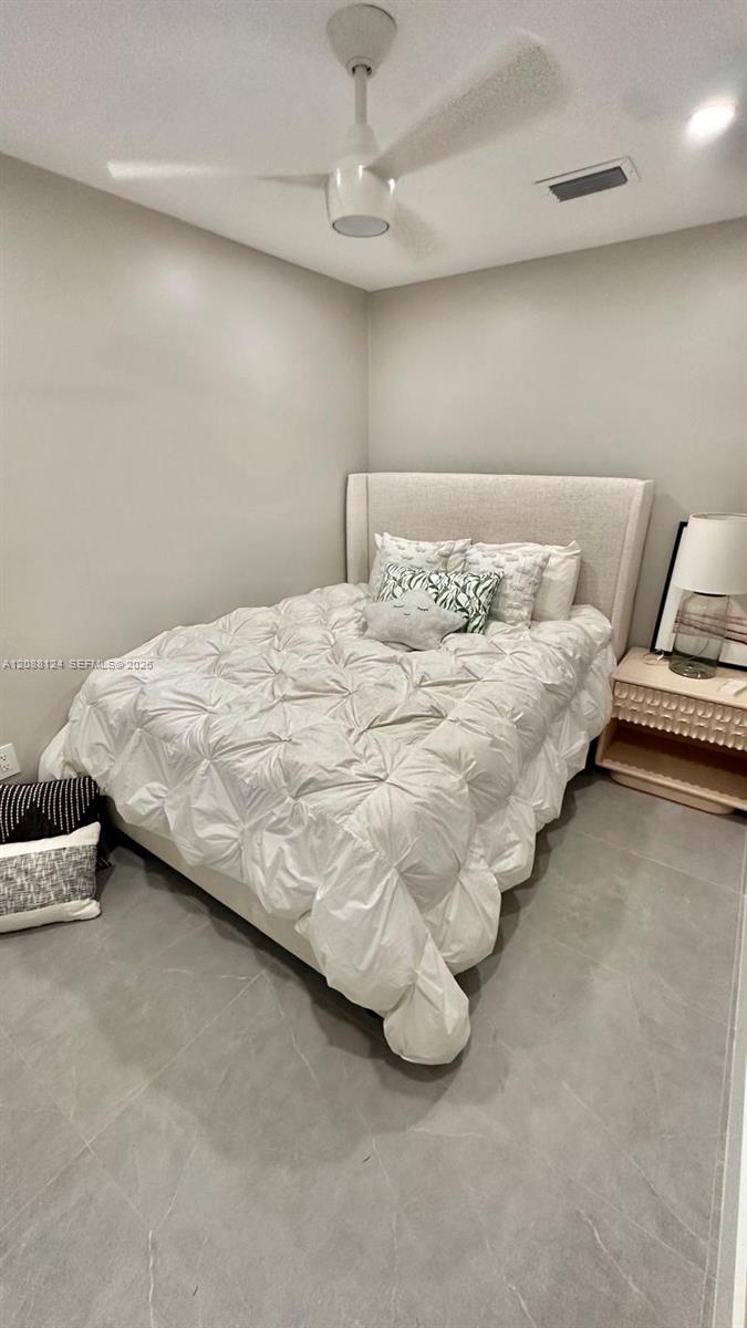 See details 8D 1 / 2 870 sq. ft. $ 2026-09-22 0 Photo