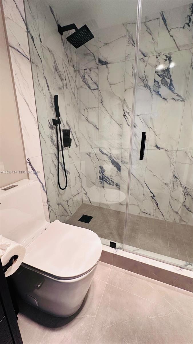 See details 8D 1 / 2 870 sq. ft. $ 2026-09-22 0 Photo
