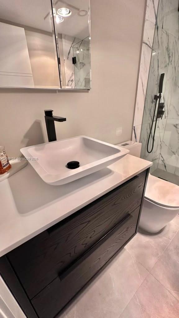 See details 8D 1 / 2 870 sq. ft. $ 2026-09-22 0 Photo