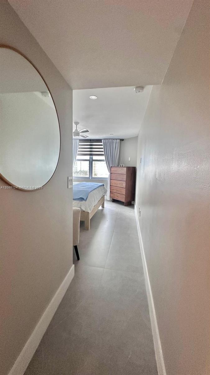 See details 8D 1 / 2 870 sq. ft. $ 2026-09-22 0 Photo