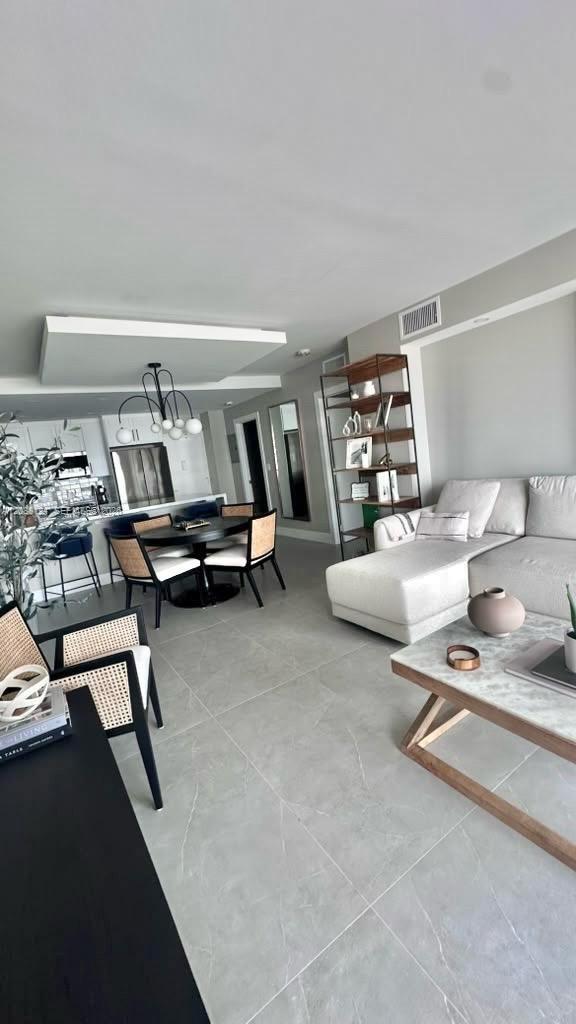 See details 8D 1 / 2 870 sq. ft. $ 2026-09-22 0 Photo