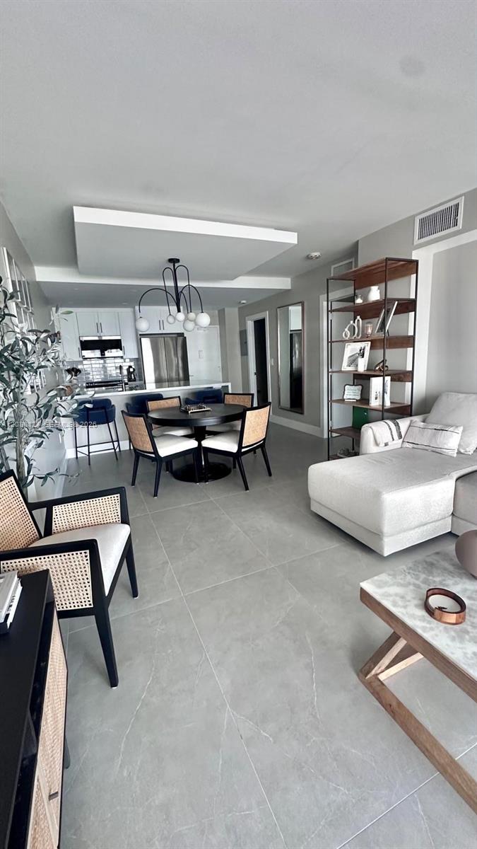 See details 8D 1 / 2 870 sq. ft. $ 2026-09-22 0 Photo