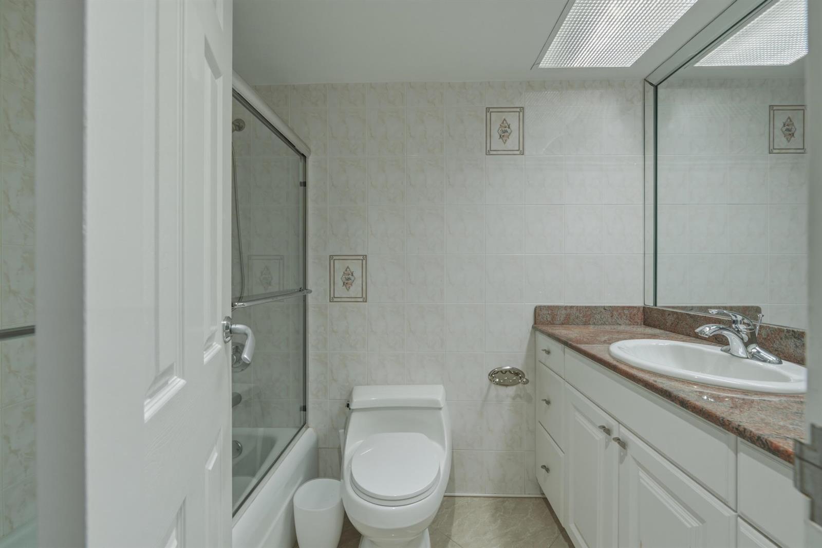 1719 2 / 2 1275 sq. ft. $ 2026-09-13 0 Photo