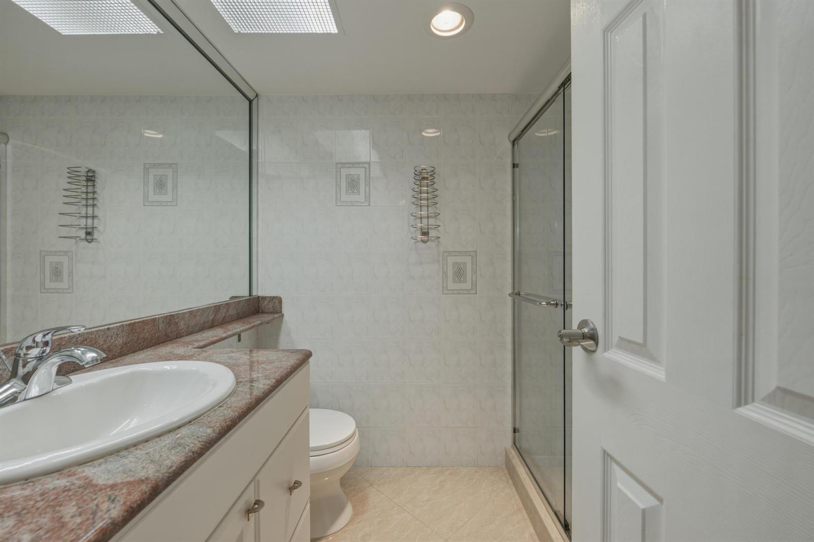1719 2 / 2 1275 sq. ft. $ 2026-09-13 0 Photo